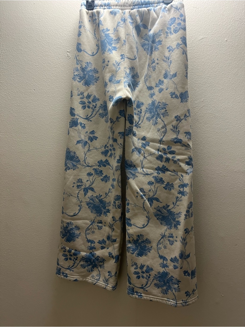 Abercrombie & Fitch Cream Wide-Leg Pants with Blue Floral Print